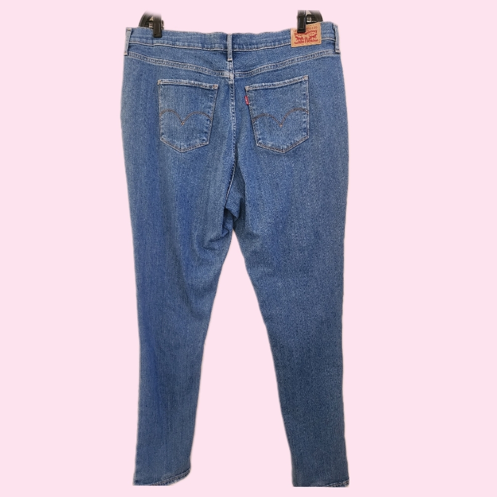 Levi Strauss Distressed High Rise Skinny Jeans - 18W - Picture 5 of 6